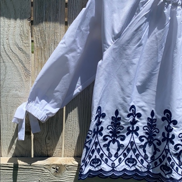 Time and Tru Blouse - Picture 3 of 6